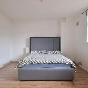 Guest house Ritz Place 2, Northolt (Greater London)