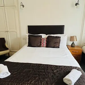 https://the-roadhouse-hotel.hotels-newcastle-upon-tyne.com
